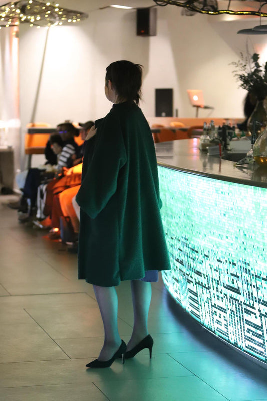 Manteau Emma fait main en France.