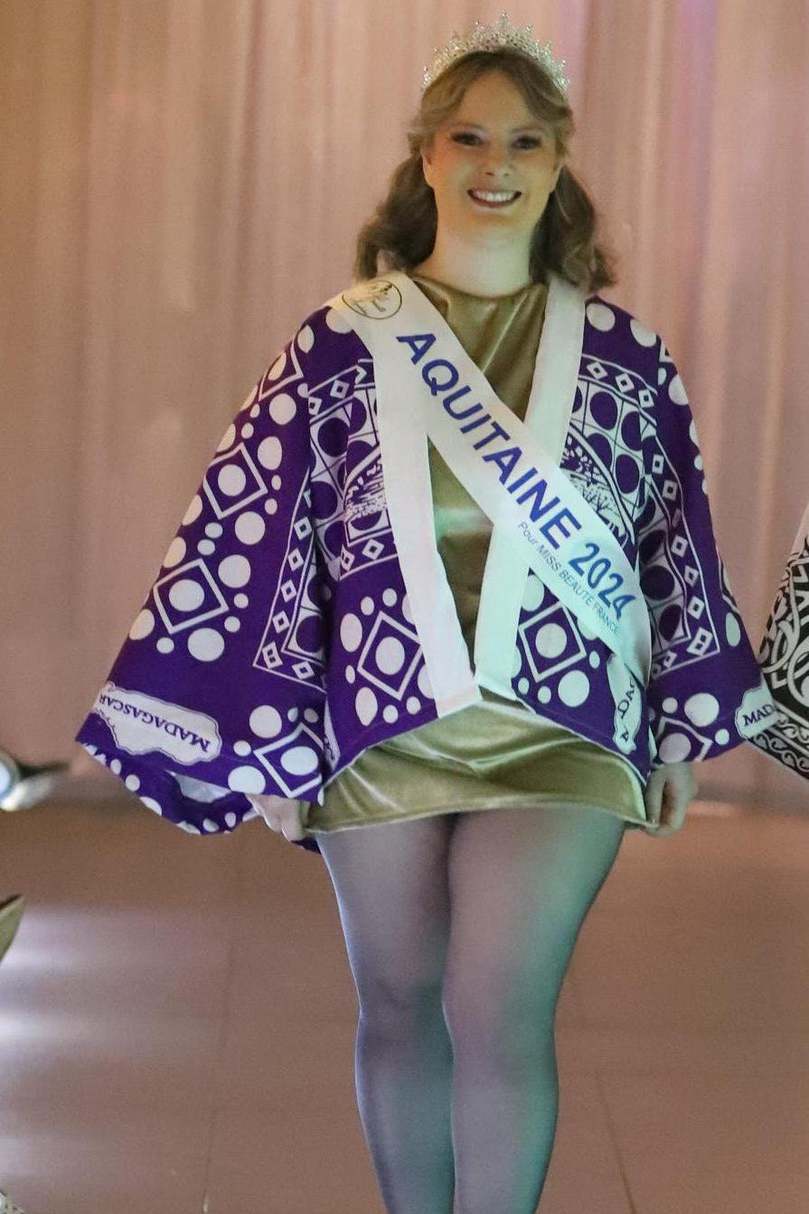 Kimono Gasy violet fait main.