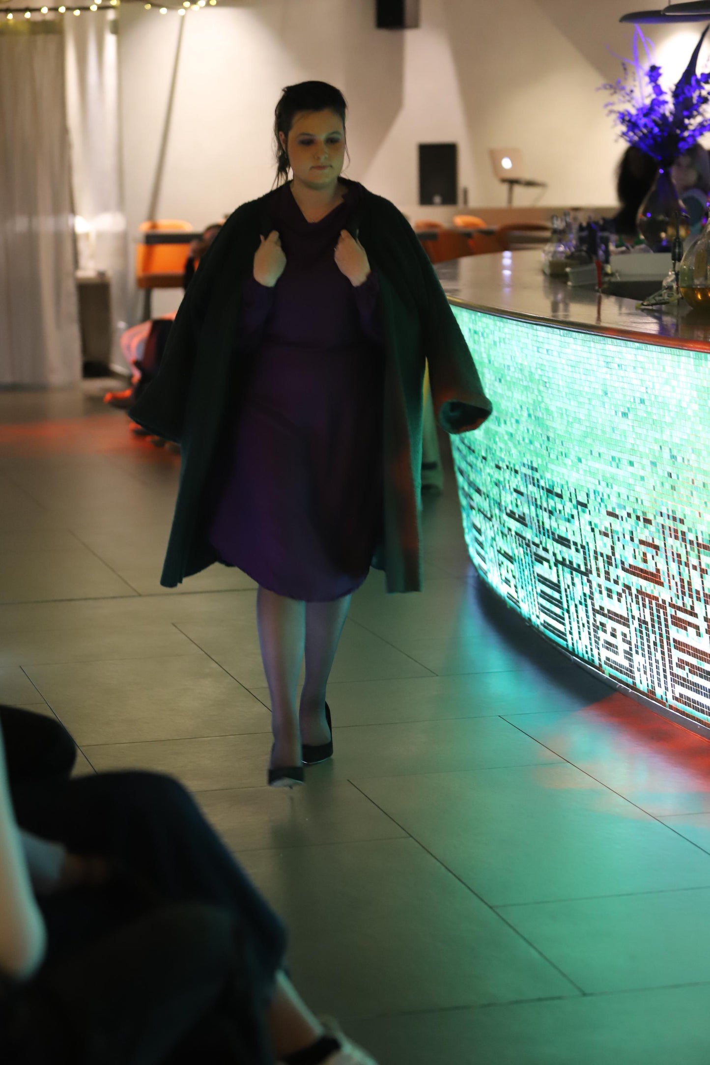 Manteau Emma fait main en France.