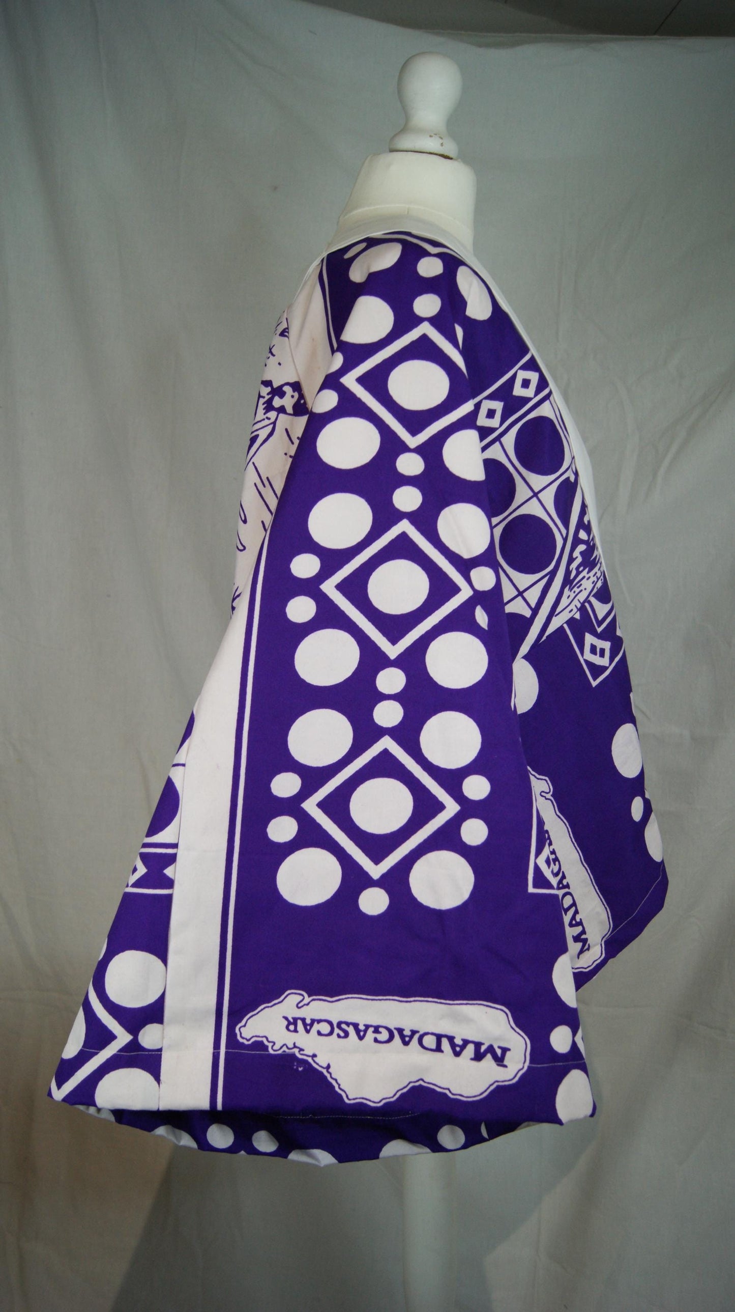 Kimono Gasy violet fait main.